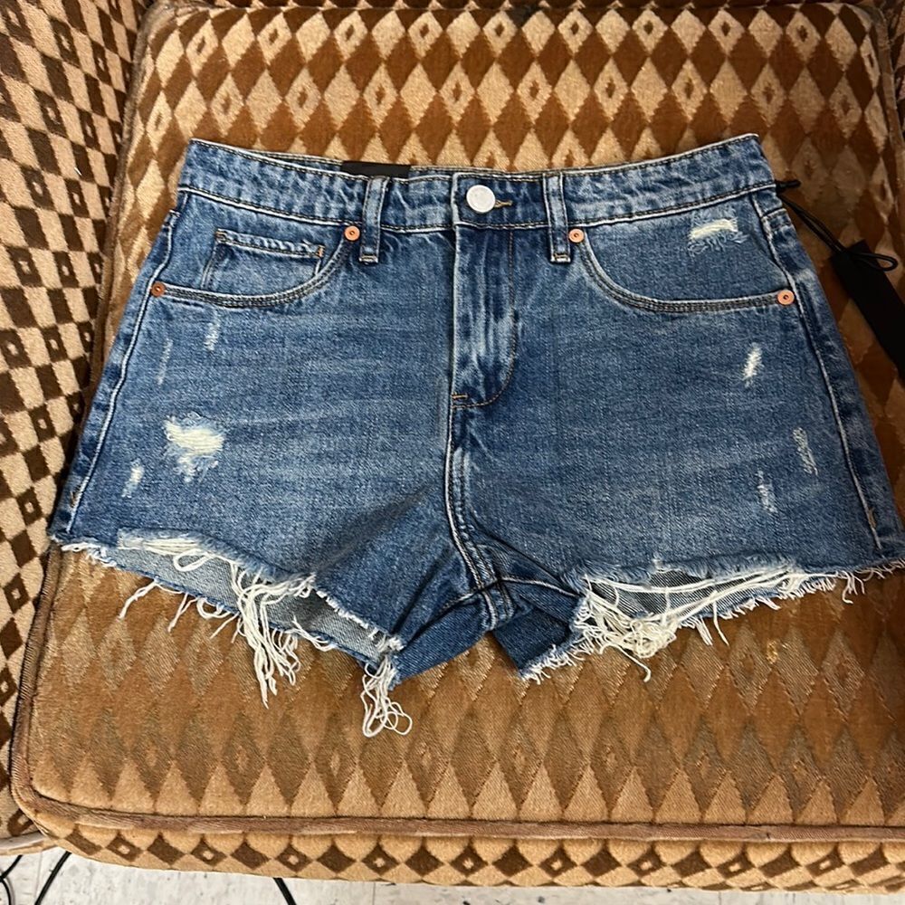 NWT Blank NY The Barrow Indigo Blue Distressed Women’s Shorts Size 26